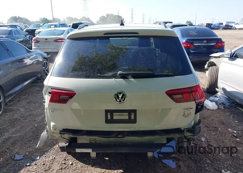 2020 Volkswagen Tiguan 2.0T Se/2.0T Se R-Line Black/2.0T Sel из США, поврежденный, VIN 3VV2B7AX2LM001628